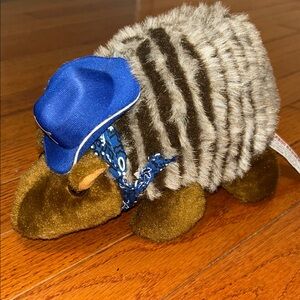 Buckaroo Bandits 2013 Plush Armadillo Toy EUC Texas on Hat